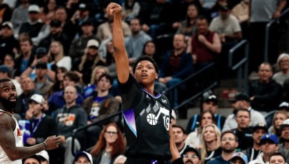 爵士官方：对球队在最后阶段展现出的竞争力感到无比自豪