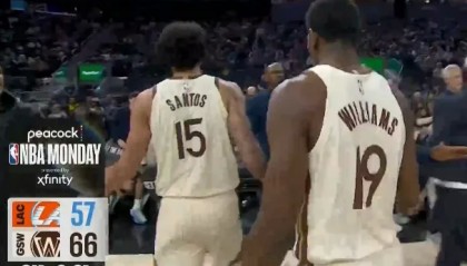 开云app-吉纳森-威廉姆斯投进2记三分，又造成犯规两罚全中得到10分